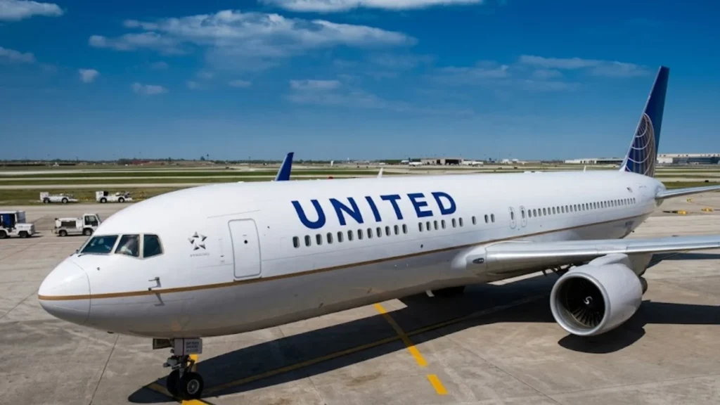 United Airlines Flight UA82 Emergency